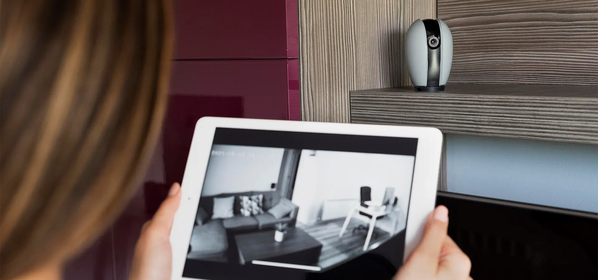 ¿Qué mini cámara espía elegir para vigilar a la niñera o personal del hogar? 8 | Latino Seguridad Cámara espía para niñera en Lima