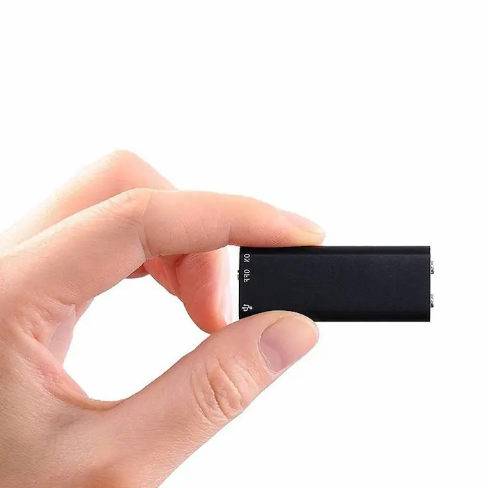 Grabadora de Voz Espía – 8GB 15 horas Audio | Latino Seguridad